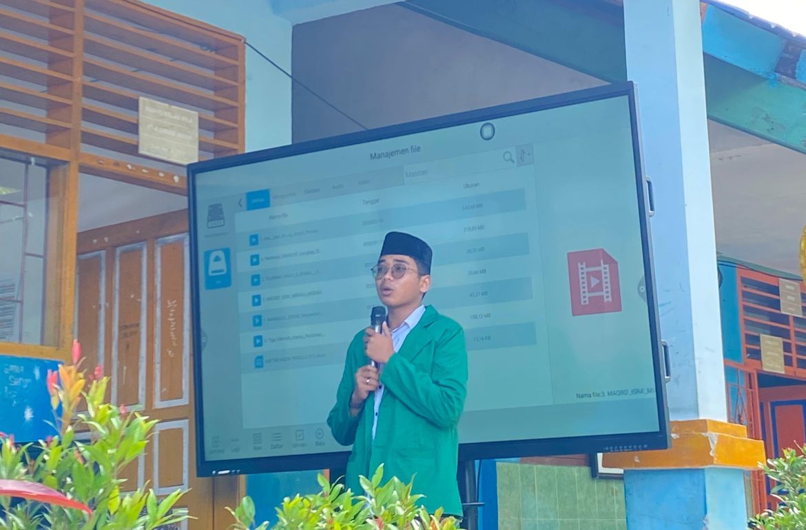 Mahasiswa KKN 76 UIN Alauddin Makassar Isi Ceramah Isra Mi’raj di SMP 30 Mattirotasi, Maros