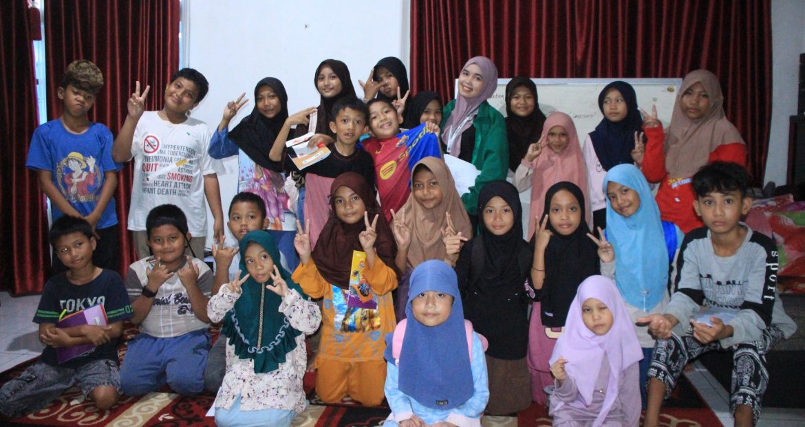 Mahasiswa KKN 78 UIN Alauddin Gelar Bimbingan Belajar Bahasa Inggris bagi Siswa SD di Kelurahan Cilallang